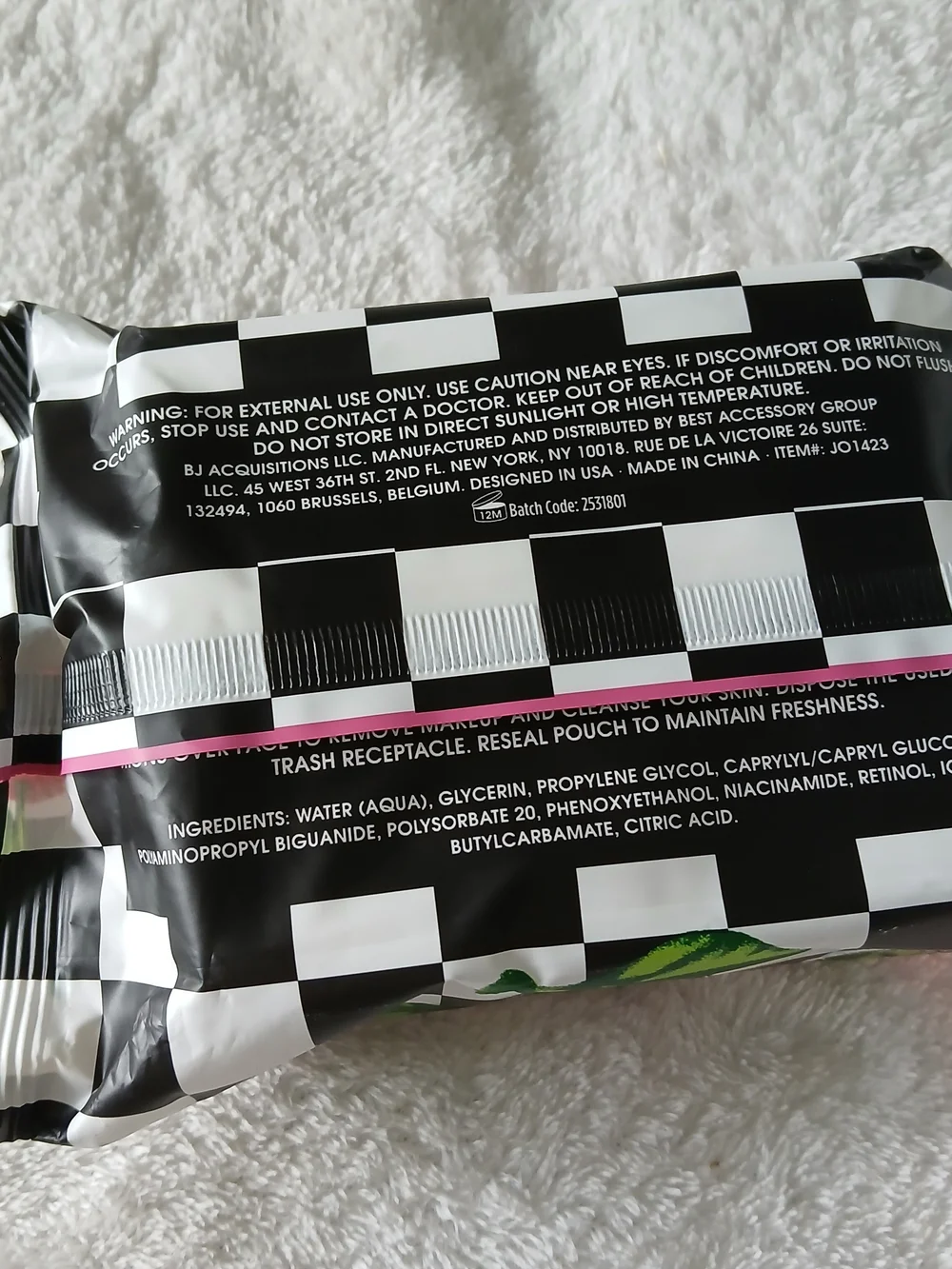 💚 Betsey Johnson Niacinamide + Retinol Cleansing Facial Wipes - 30 Count